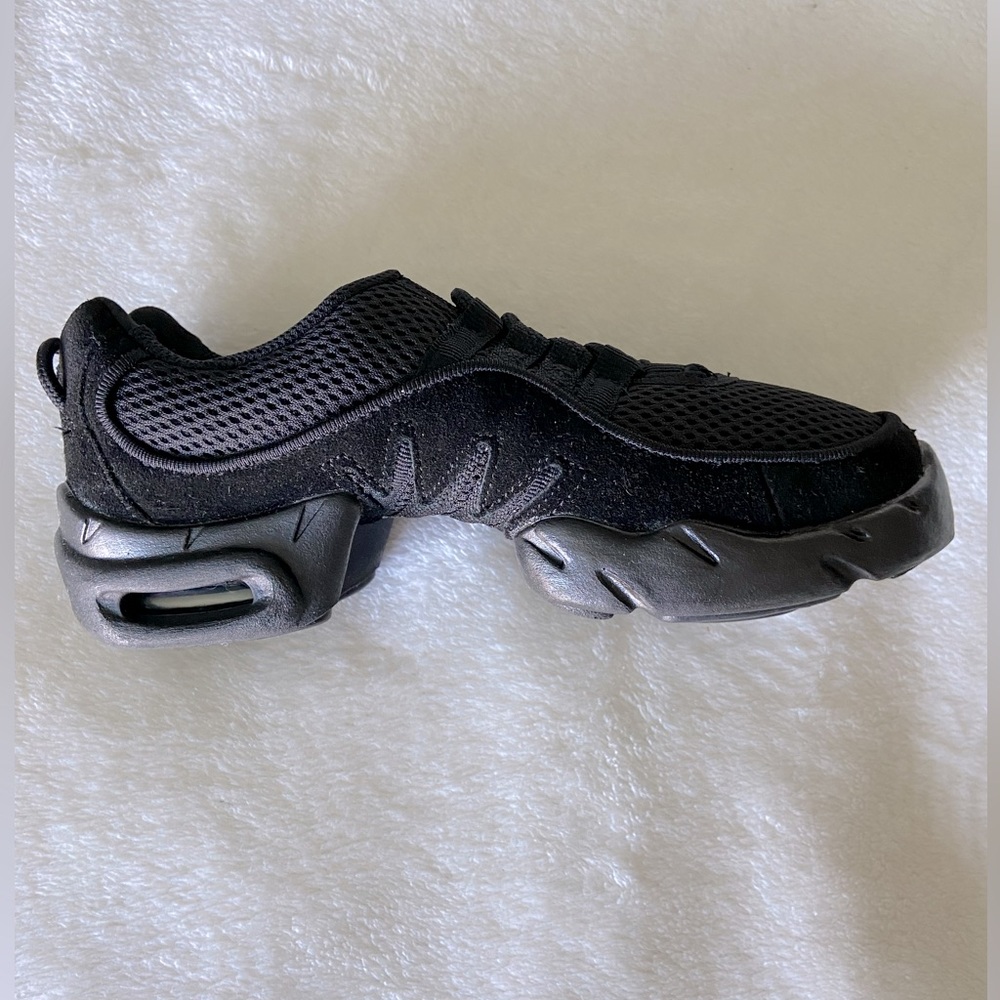 BLOCH Women’s DRT Dance Sneaker.  Size 6.5